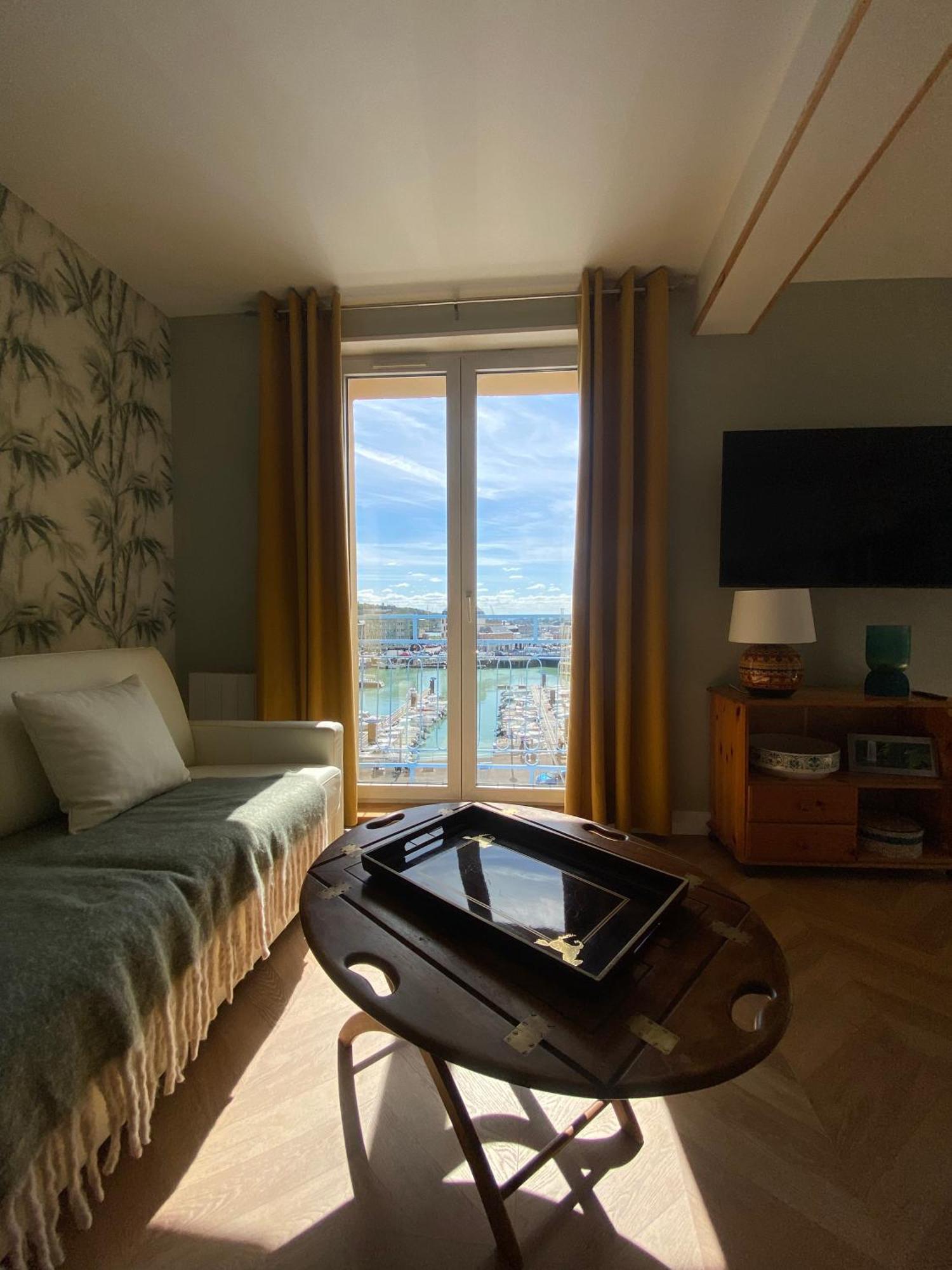דייפ Etablissement 3 Etoiles Avec Ascenseur, 3 Appartements Lumineux Vue Port Avec Balcon, 200M De La Mer, Wifi Fibre, Tous Service Inclus מראה חיצוני תמונה