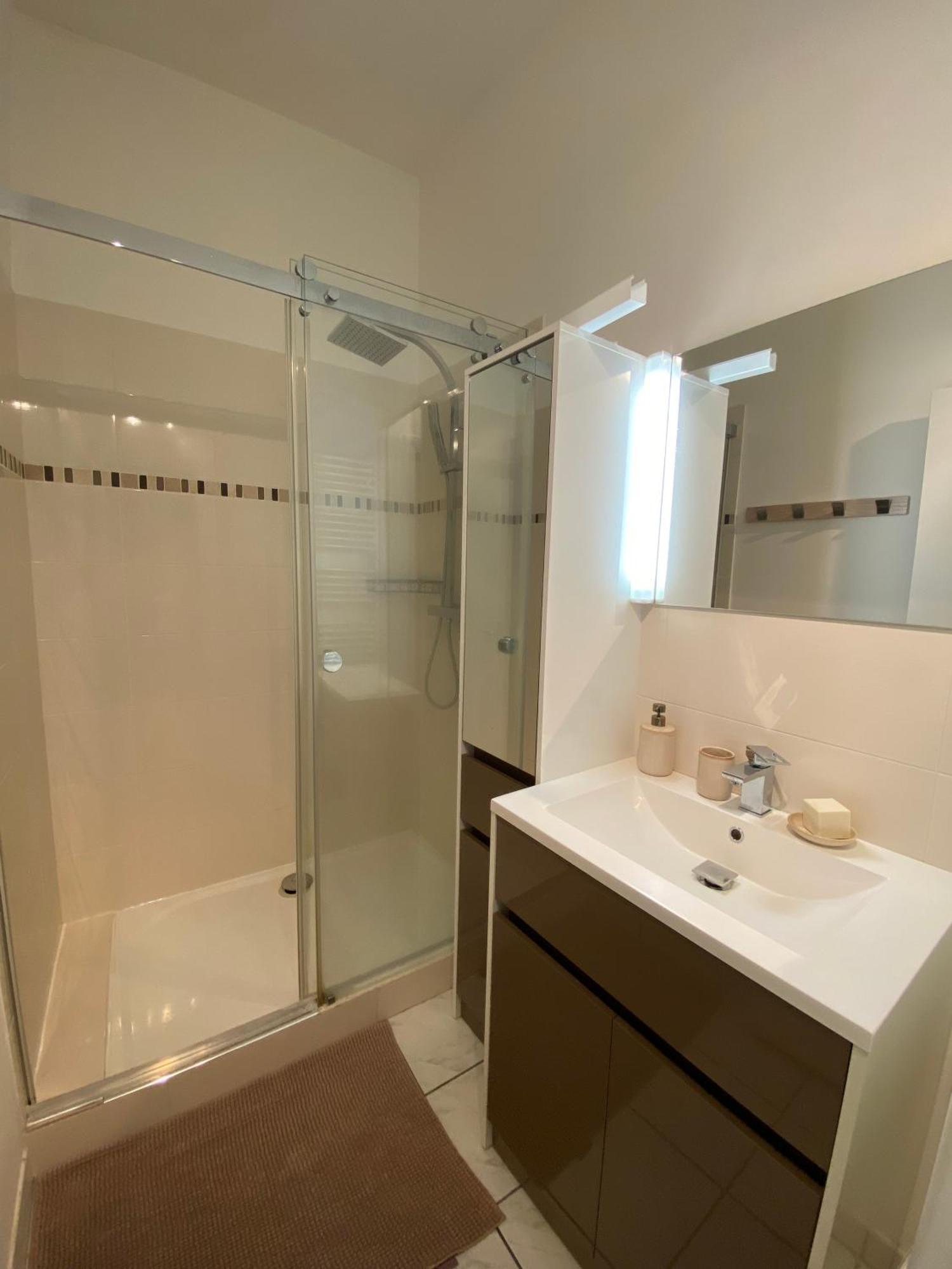 דייפ Etablissement 3 Etoiles Avec Ascenseur, 3 Appartements Lumineux Vue Port Avec Balcon, 200M De La Mer, Wifi Fibre, Tous Service Inclus מראה חיצוני תמונה