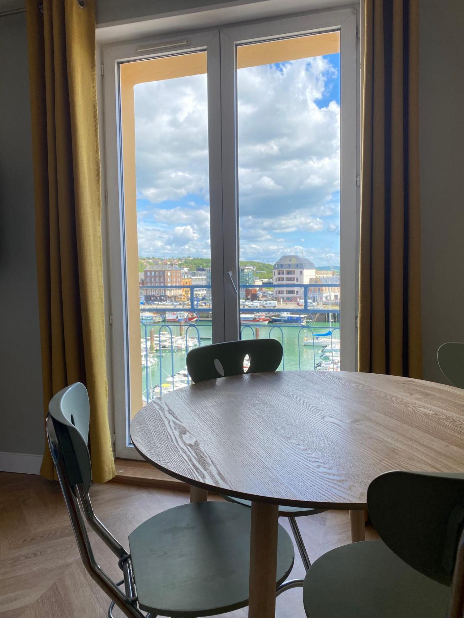 דייפ Etablissement 3 Etoiles Avec Ascenseur, 3 Appartements Lumineux Vue Port Avec Balcon, 200M De La Mer, Wifi Fibre, Tous Service Inclus מראה חיצוני תמונה